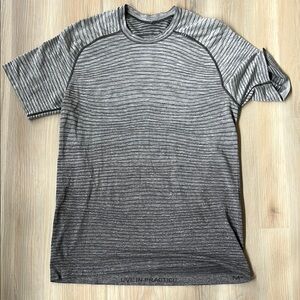 Lululemon Athletica Gray Short Sleeve Tee